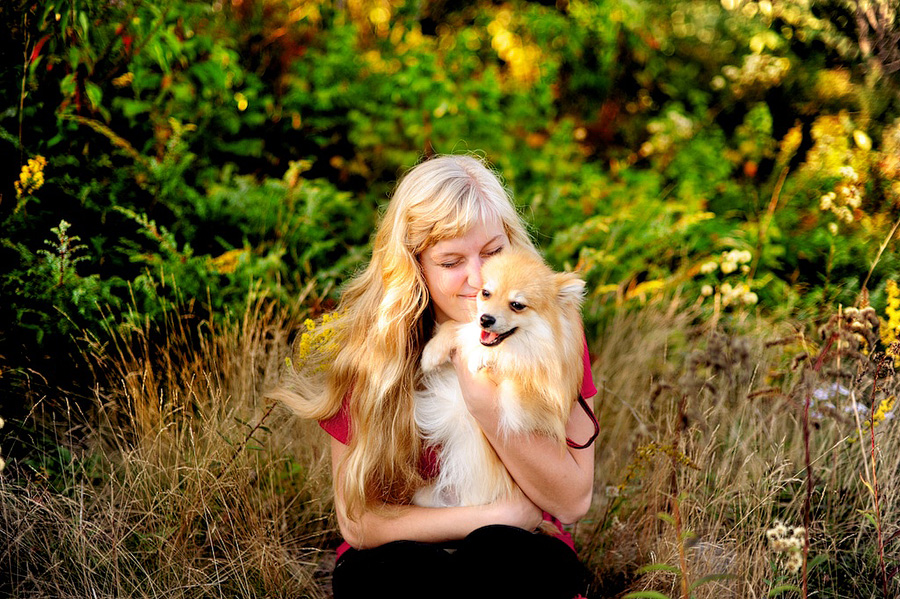 senior photos with a dog in southern maine
