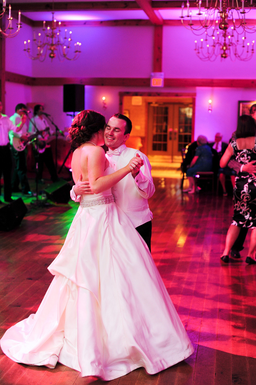 I love catching couples later in the night dancing, like this one of Lindsay & John!