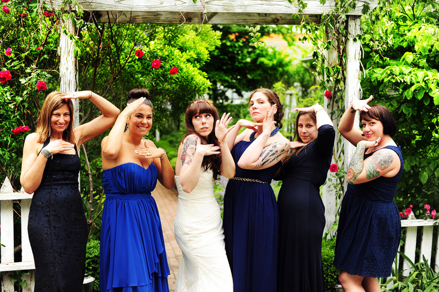Justine & her bridesmaids, vogue-ing for the camera. :)