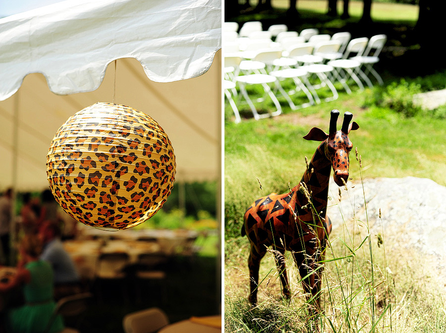 Leopard print lantern, always a good addition, and this giraffe guided the guests to the ceremony!