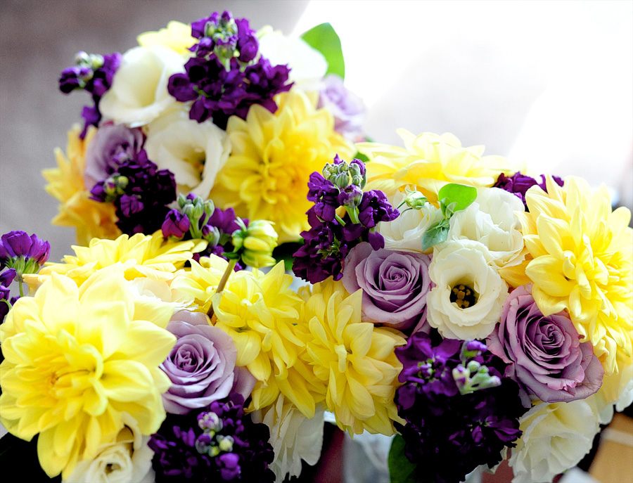 Bridesmaid bouquets -- love!
