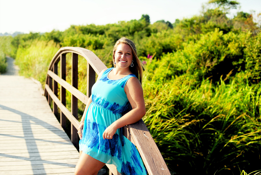 senior photos at kettle cove beach in cape elizabeth, maine