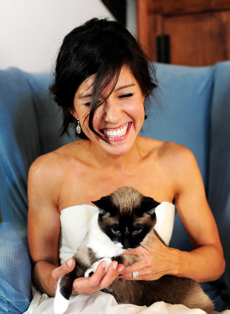 bride holding her cat