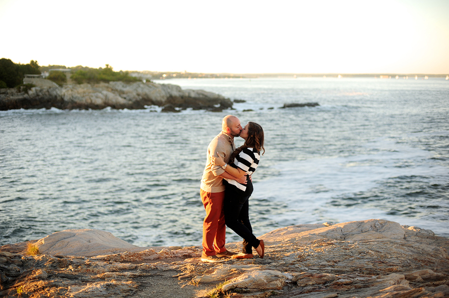 romantic fort williams park engagement session