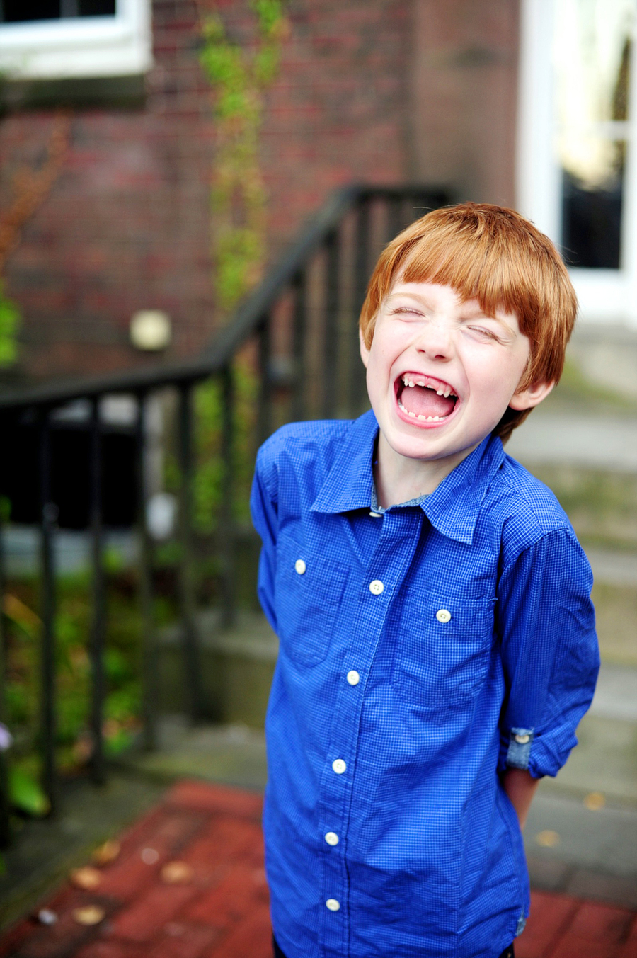 goofy and fun family photos in maine