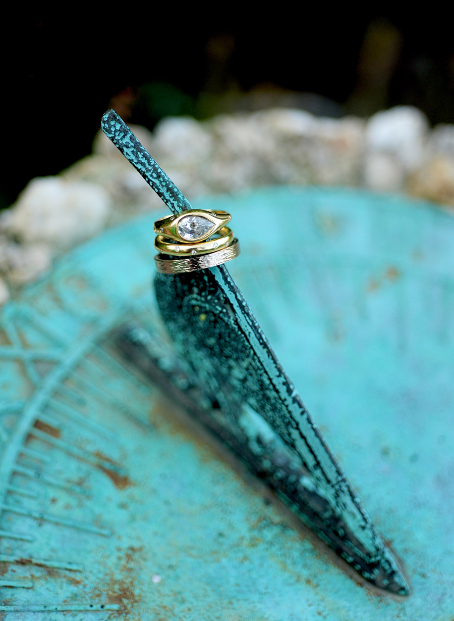 wedding rings sun dial