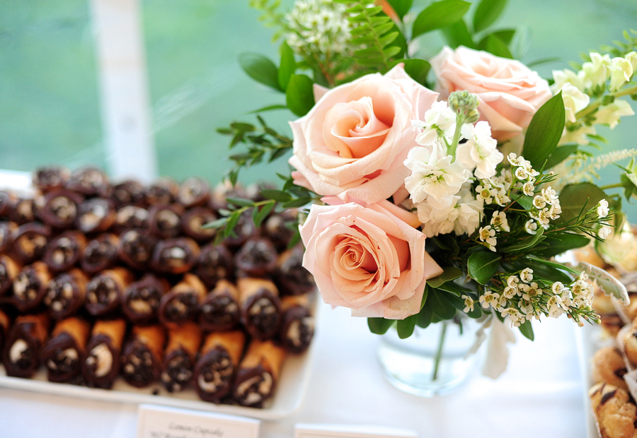 soft, romantic wedding florals