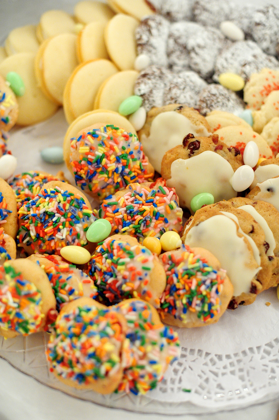 wedding cookie buffet