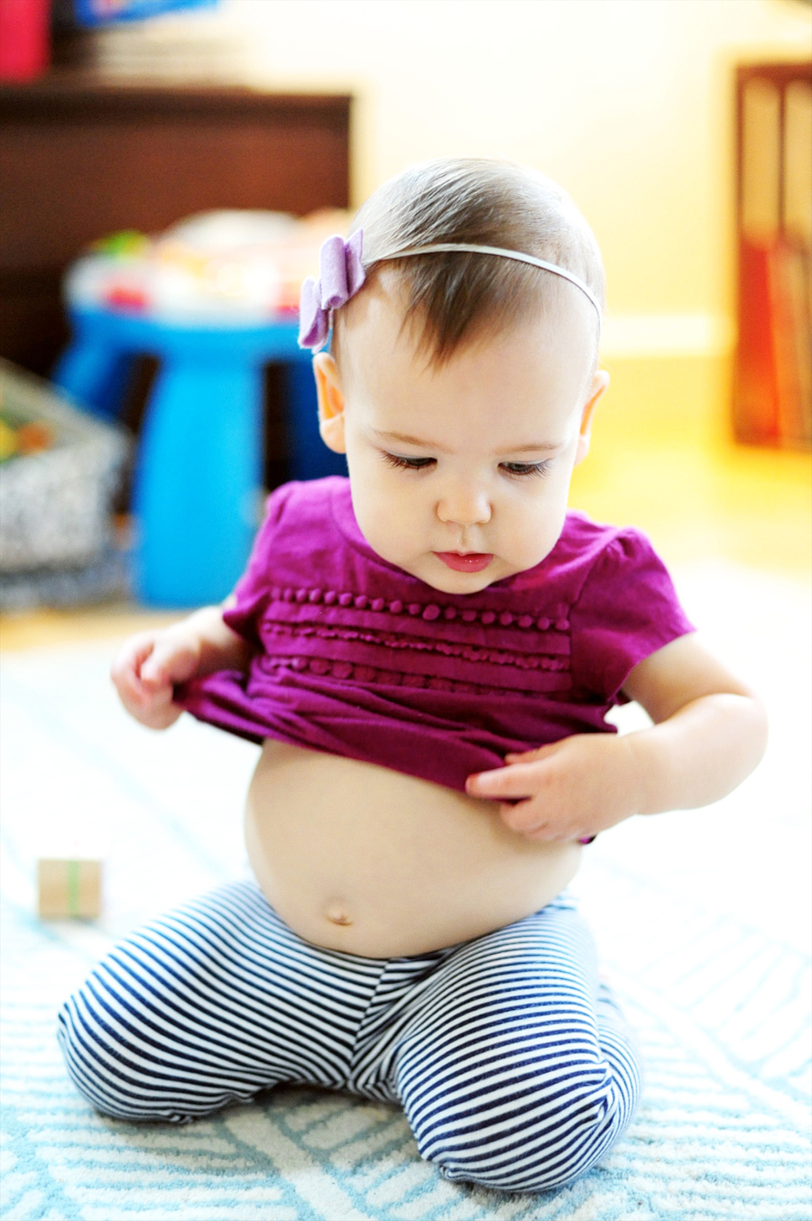 baby girl with bow headband