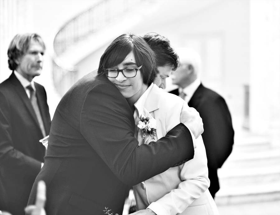 bride hugging her dad