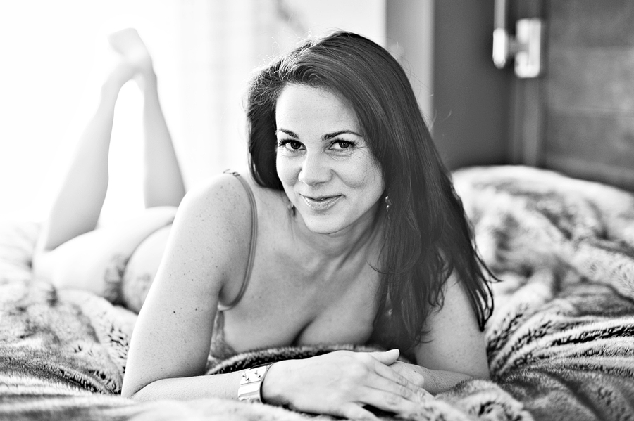 sassy boudoir session