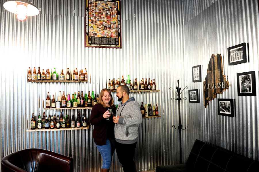 couple drinking beer