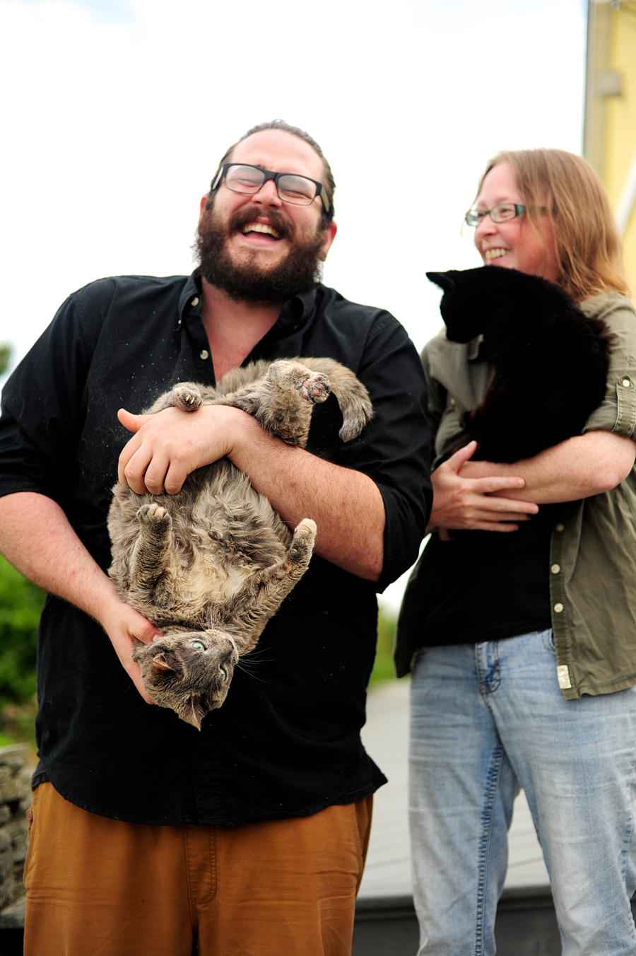 family portrait with cats in rhode island