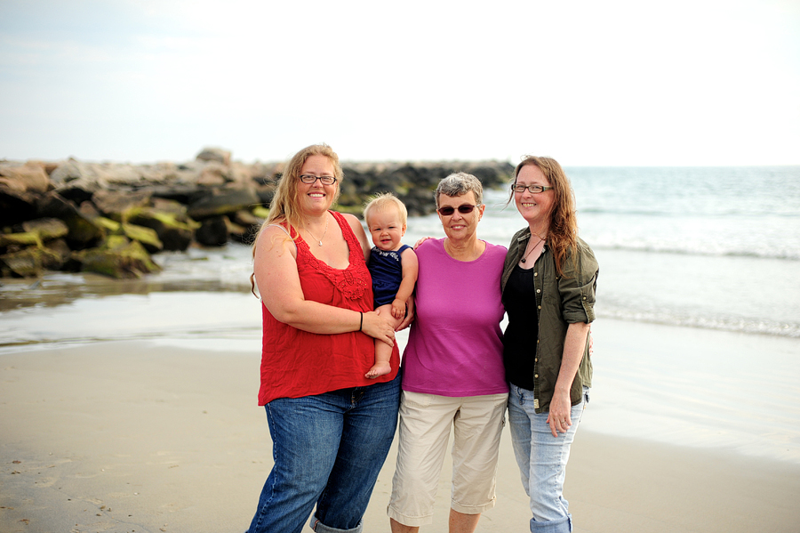 beach family portraits in narragansett