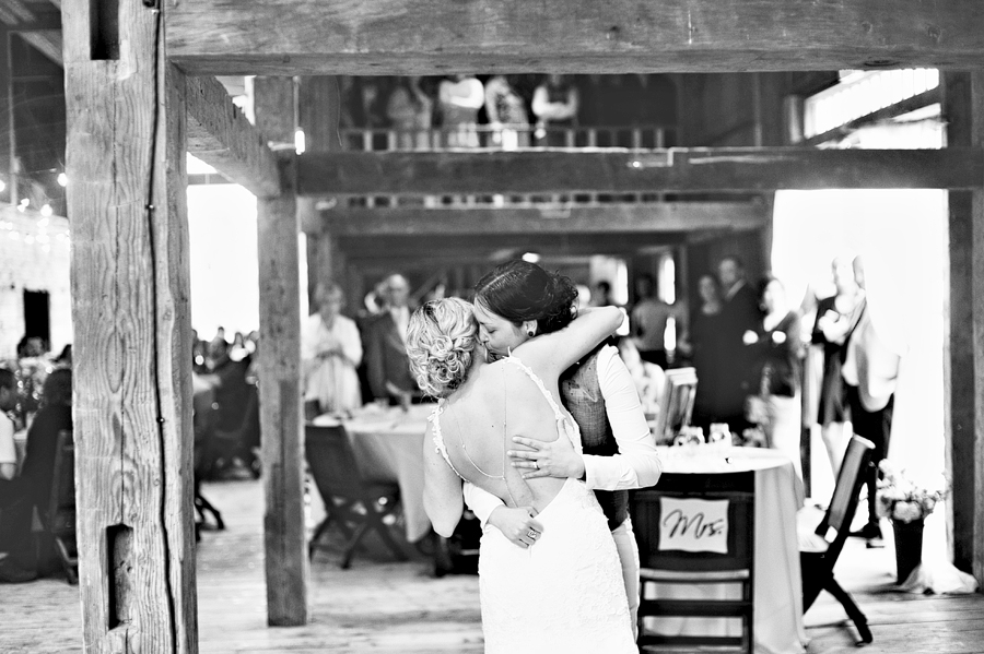 romantic wedding first dance