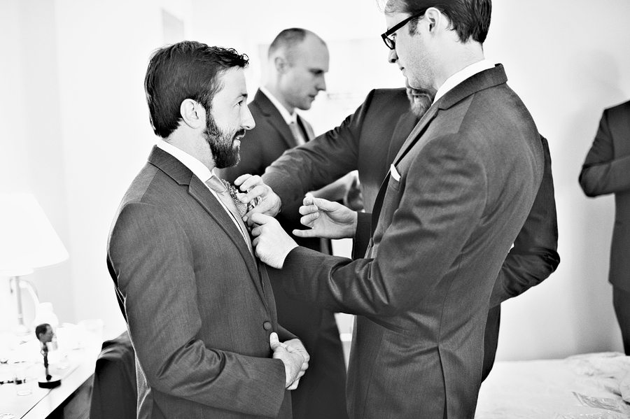 groomsmen getting ready