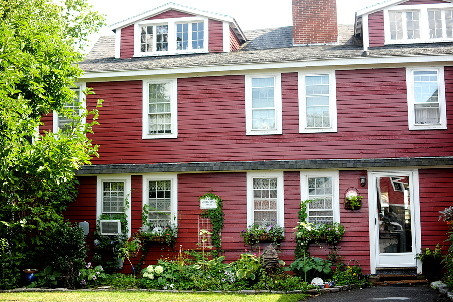 curtis farm in wilton, new hampshire