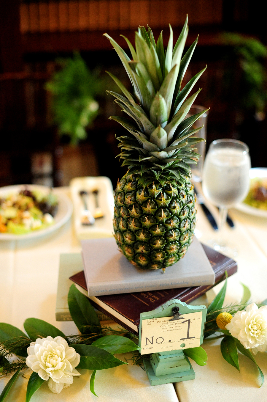 pineapple wedding decor