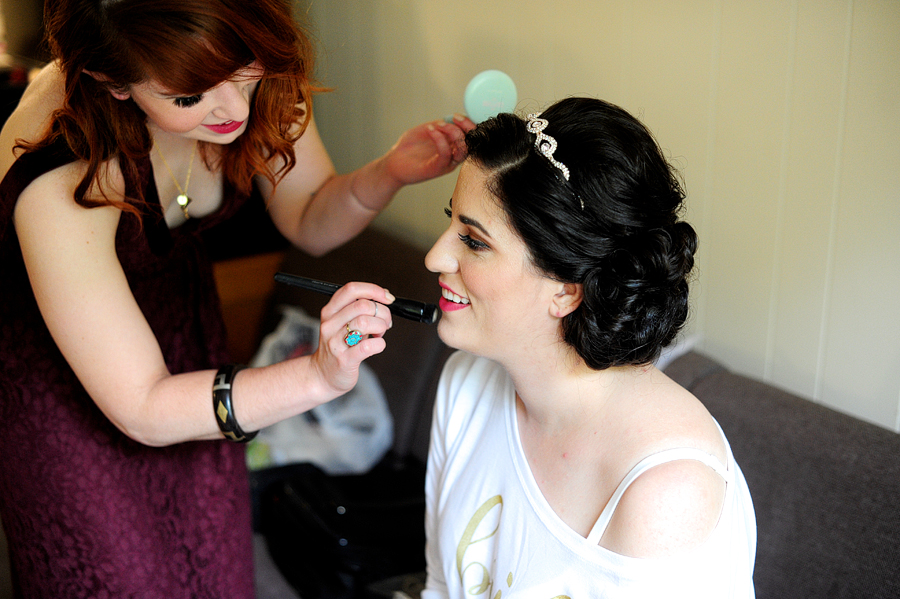 sasha grossman touching up makeup