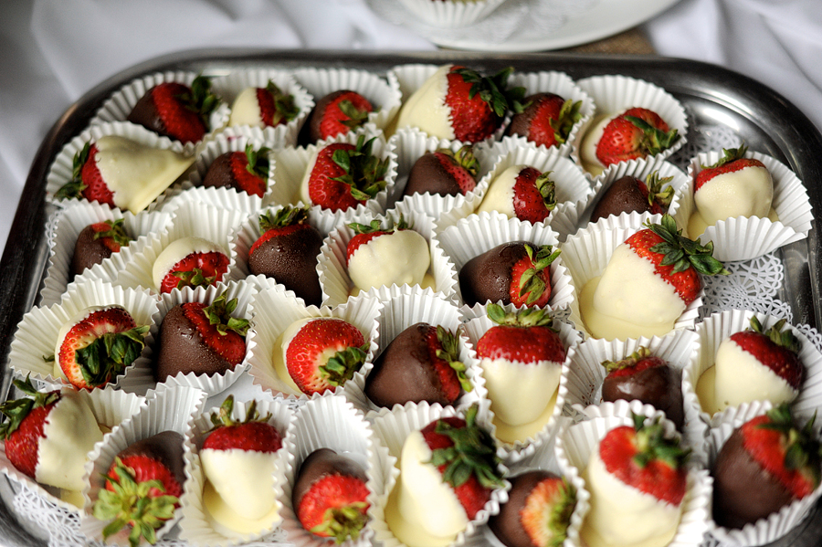 chocolate covered strawberries wedding dessert