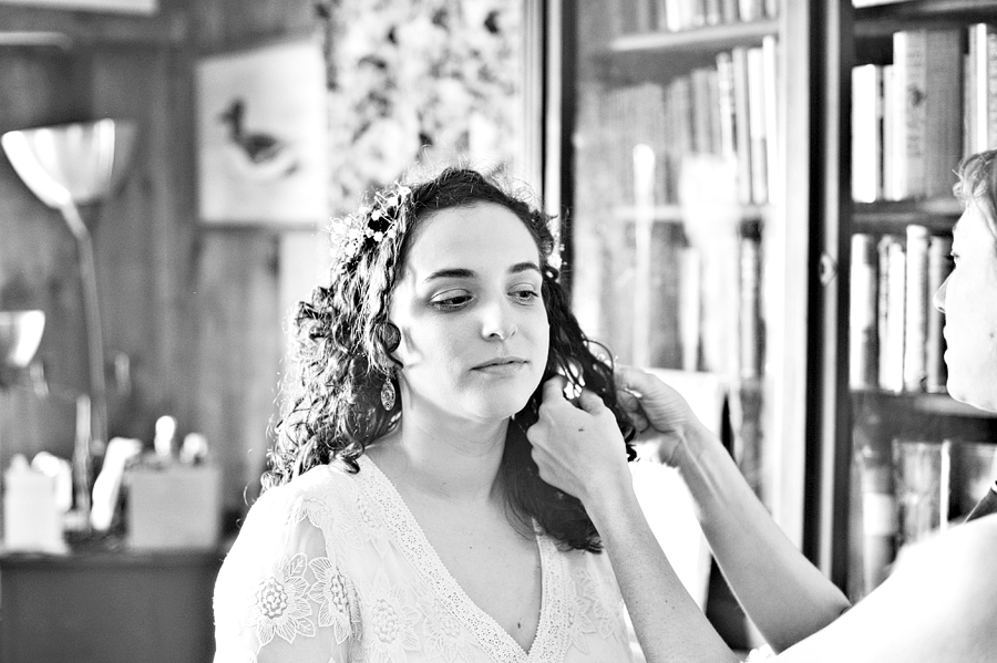 maine bride getting ready