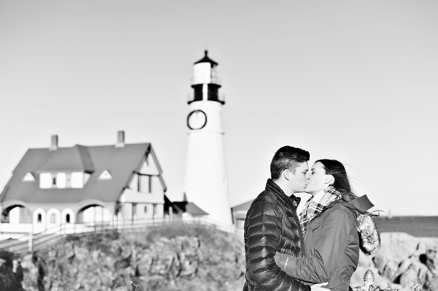 fort williams park couple photos