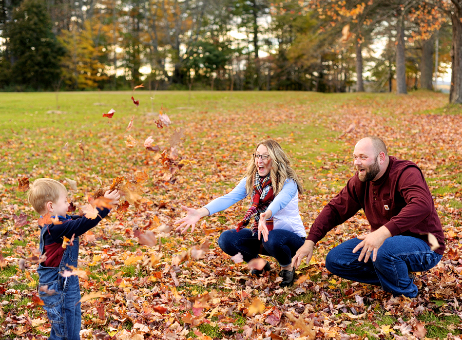 fall family session at pineland farms
