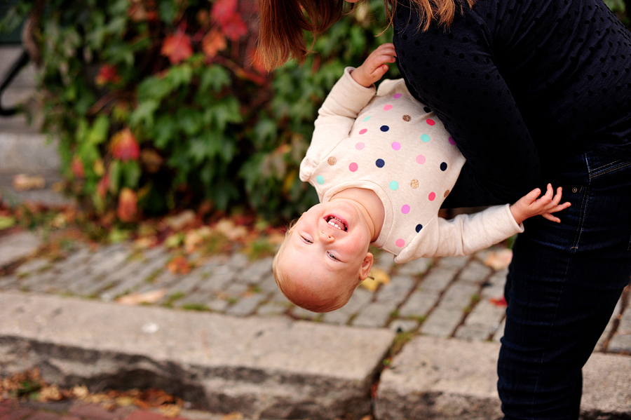 fun lifestyle family photos in maine