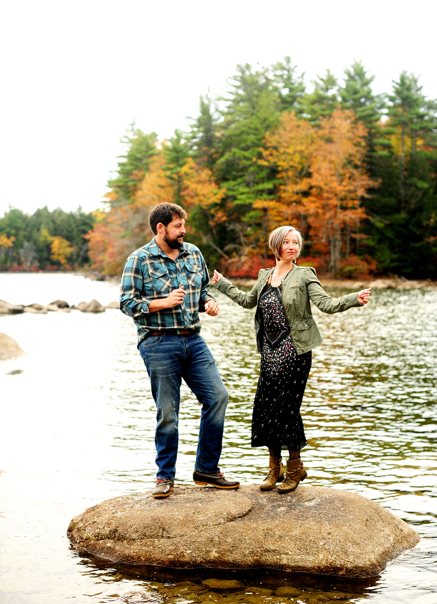 engagement photos at sebago lake